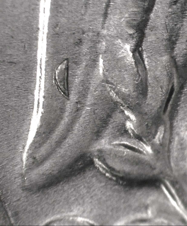 Two1962-P-Washington-25c-With-Identical-Half-Moon-Shape-Die-Chips-On-Wing!