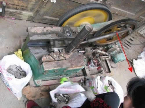 Inside-A-Chinese-Coin-Counterfeiting-Ring