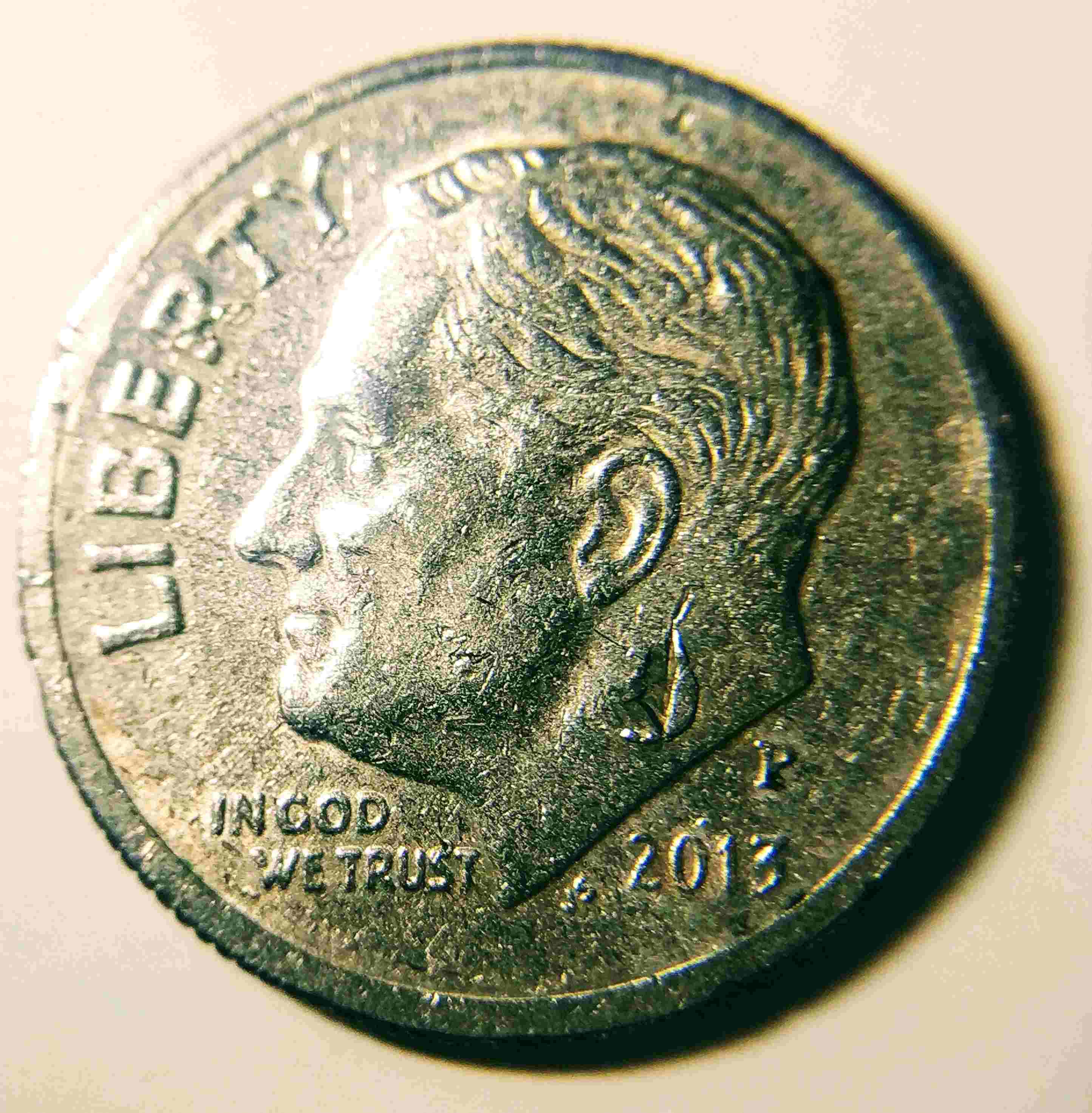 2013-P-Roosevelt-Dime-With-Checkered-Pattern-Lower-Flattened-Rim