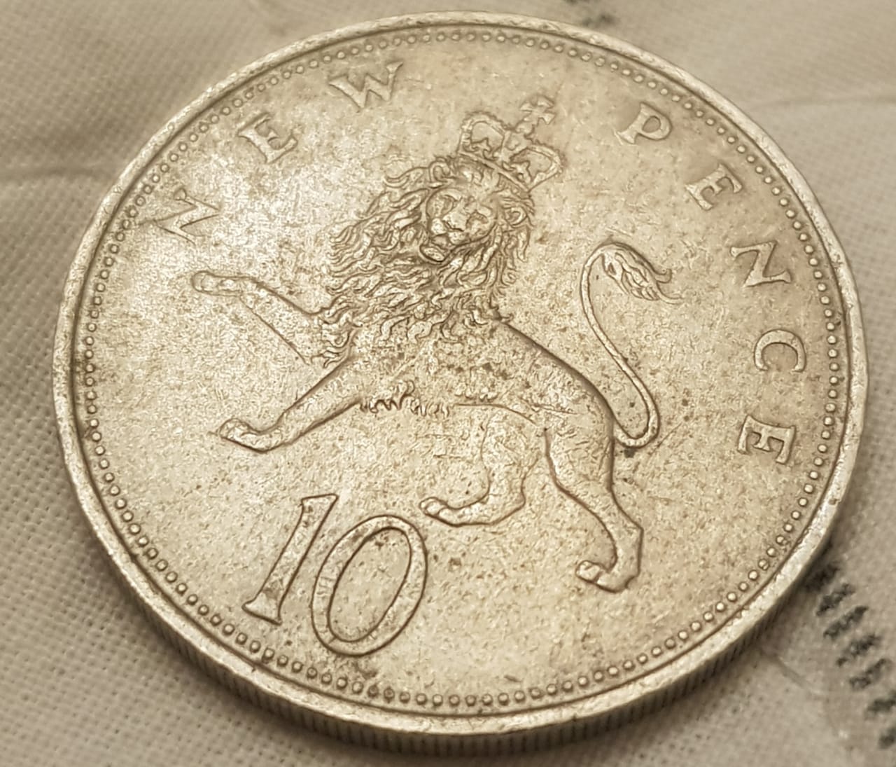 1969-Great-Britain-10-Pence-Black-Dots-?