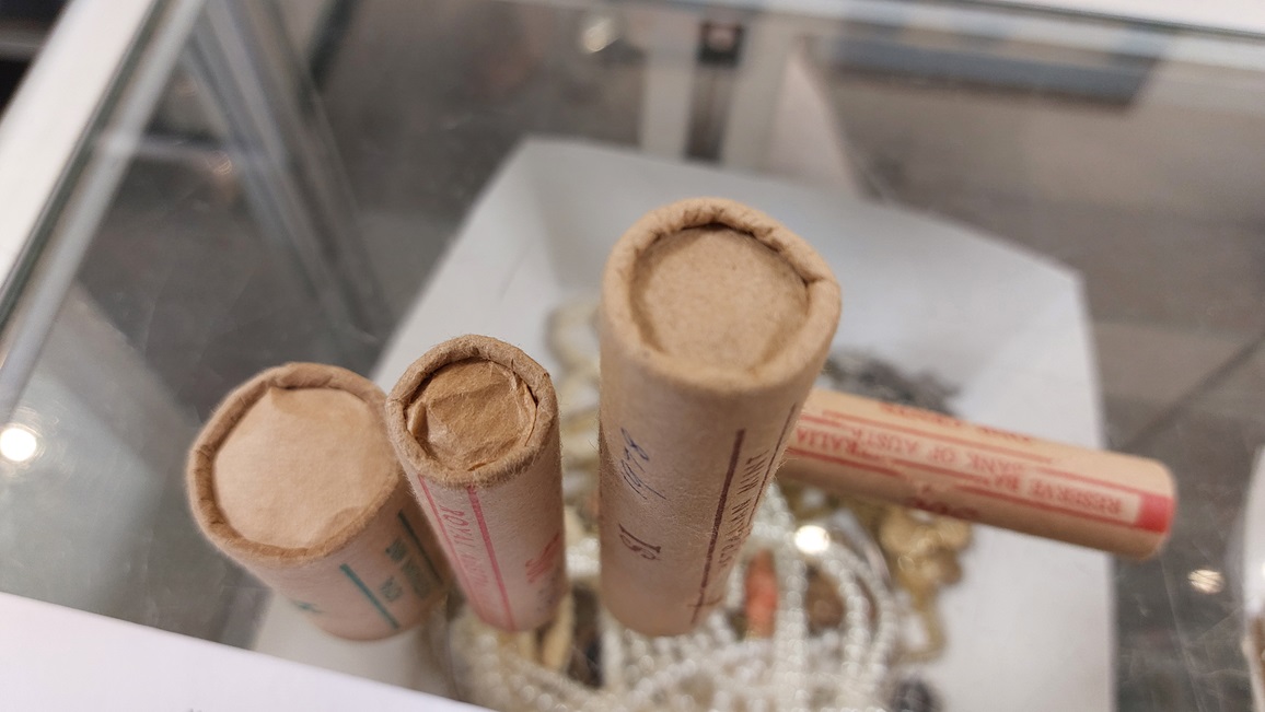1980-S-Royal-Australian-Mint-Coin-Rolls---Paper-Ends---Manipulated?
