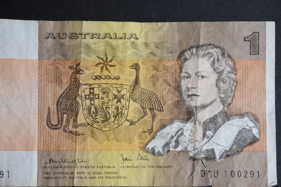 Australia-$1-Knight/Stone-Note---Print-Error-Or-Just-Faded?