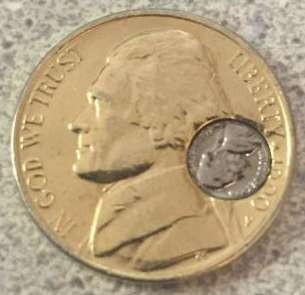Mini-Nickel-Inside-Gold-Nickel-Possible-Defect?-Id:-Novelty-Alteration-Of-1990-Nickel