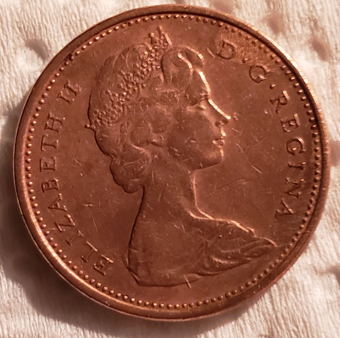 Please-Help-Me-With-My-Coin!-1965-Pointed-5-Large-Bead?