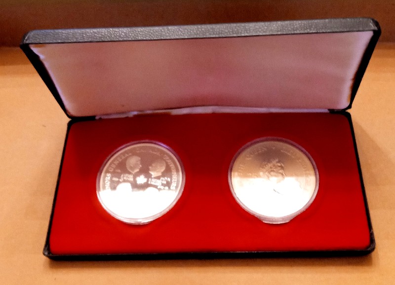 Commems-Collection-Canadian:-1977-Queen-Elizabeth-II-Silver-Jubilee---Governors-General-Medallions