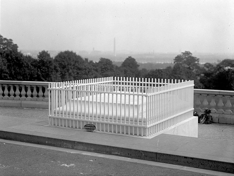 Commems-Collection-Modern:-What-If?-2021-Tomb-Of-The-Unknown-Soldier