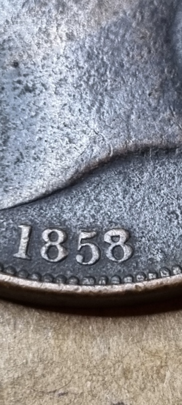 Queen-Victoria-1858-Penny-,-Overdate-?-Or-Just-Worn