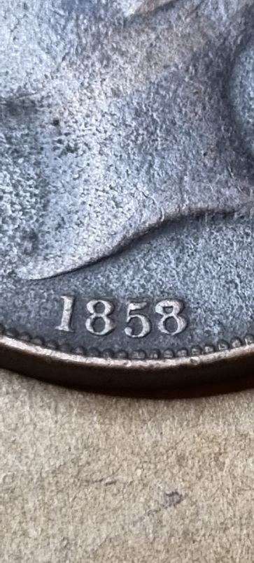 Queen-Victoria-1858-Penny-,-Overdate-?-Or-Just-Worn