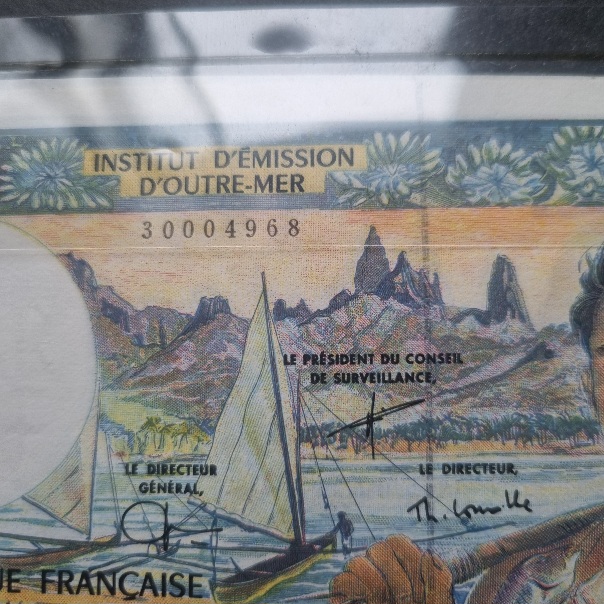 New-Caledonia-500-Francs-Banknote-,-ID-Help-Please