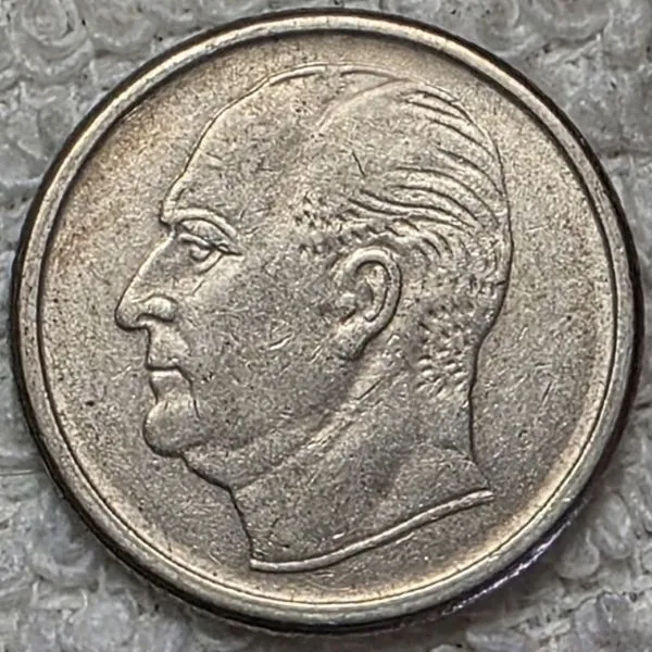 Post-Your-Coins/Medals/Tokens-With-A-Dog