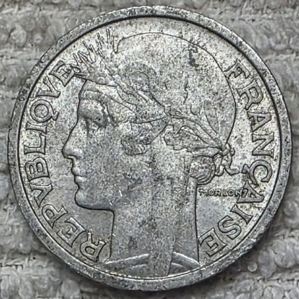 Post-Your-Coins-With-Hats