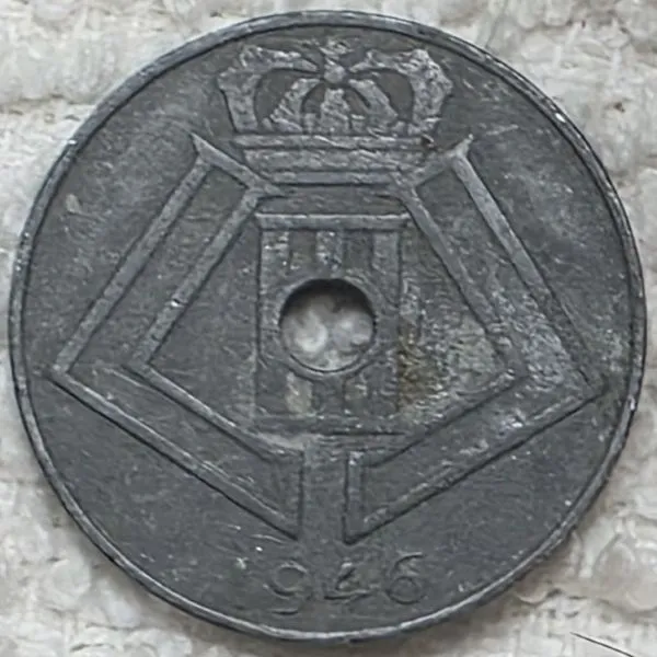 Post-Your-Coins-With-Coats-Of-Arms,-Shields,-Crests,-Crowns,--Etc.