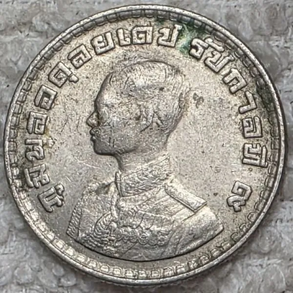 Post-Your-Coins-With-Coats-Of-Arms,-Shields,-Crests,-Crowns,--Etc.