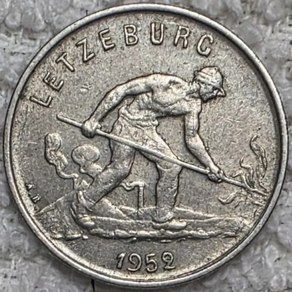Post-Your-Coins-With-Coats-Of-Arms,-Shields,-Crests,-Crowns,--Etc.