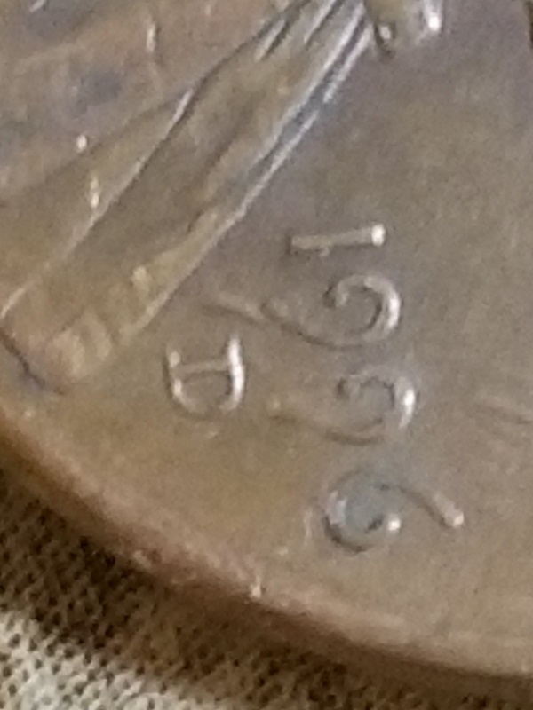 1996-D-Lincoln-Cent-With-Obverse-Die-Chip-Looks-Like-Elongated-9