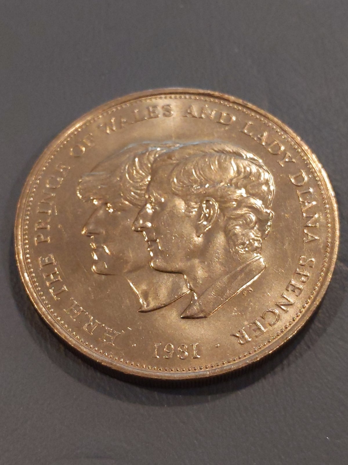 1981-GB-25-Pence----Silver-Or-Cu-Ni?