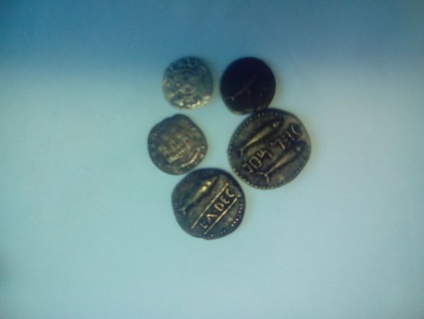 Help-In-Identify-The-2-Big-Coins