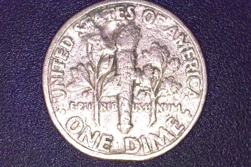 2004-P-Dime-With-Some-Kind-Of-Deformity-?-Need-Help-On-This-One