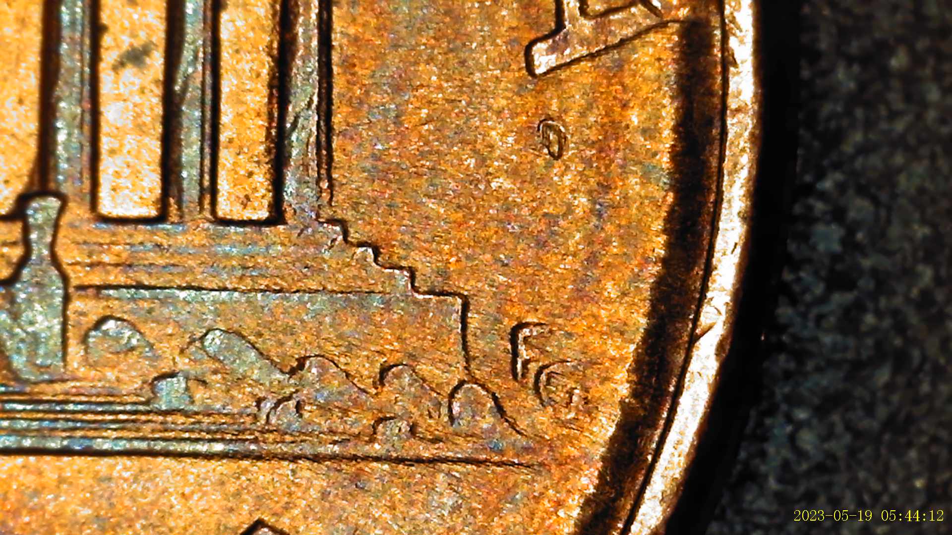 2000-Penny-Die-Crack-Shoulder-Into-Lip