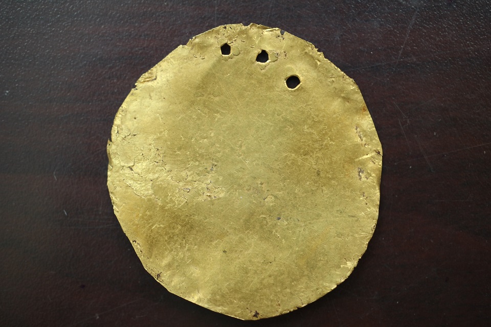 Possible-Gold-Ancient?-Or-Just-A-Chunk-Of-Gold?