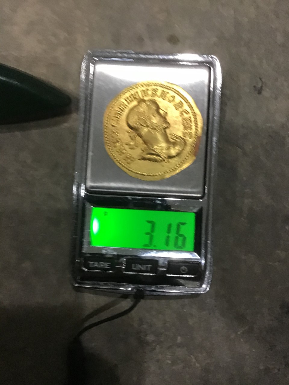 Seeking-Advice-On-What-This-Carinus-Roman-Emperor-283-5Ad-Gold-Object-Is