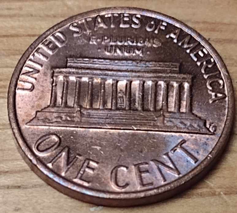 1982-Lincoln-Cent-Struck-Through-Cloth.