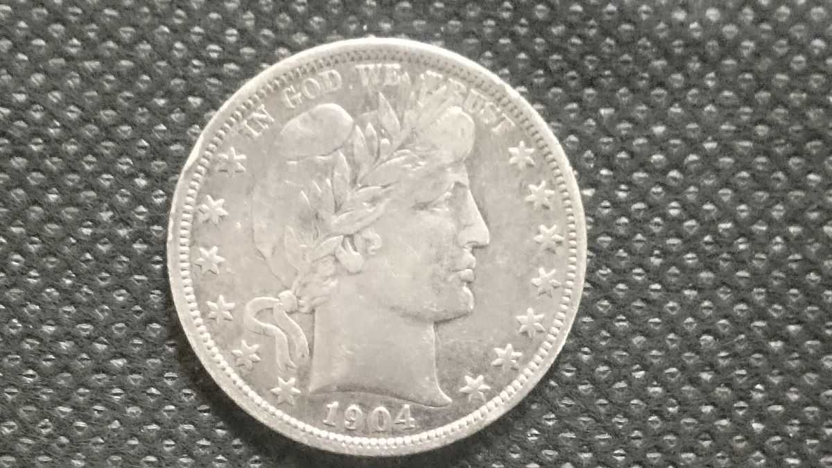 Can-Anybody-Help-Me-Understand-What's-Going-On-With-This-1904-Half-Dollar?