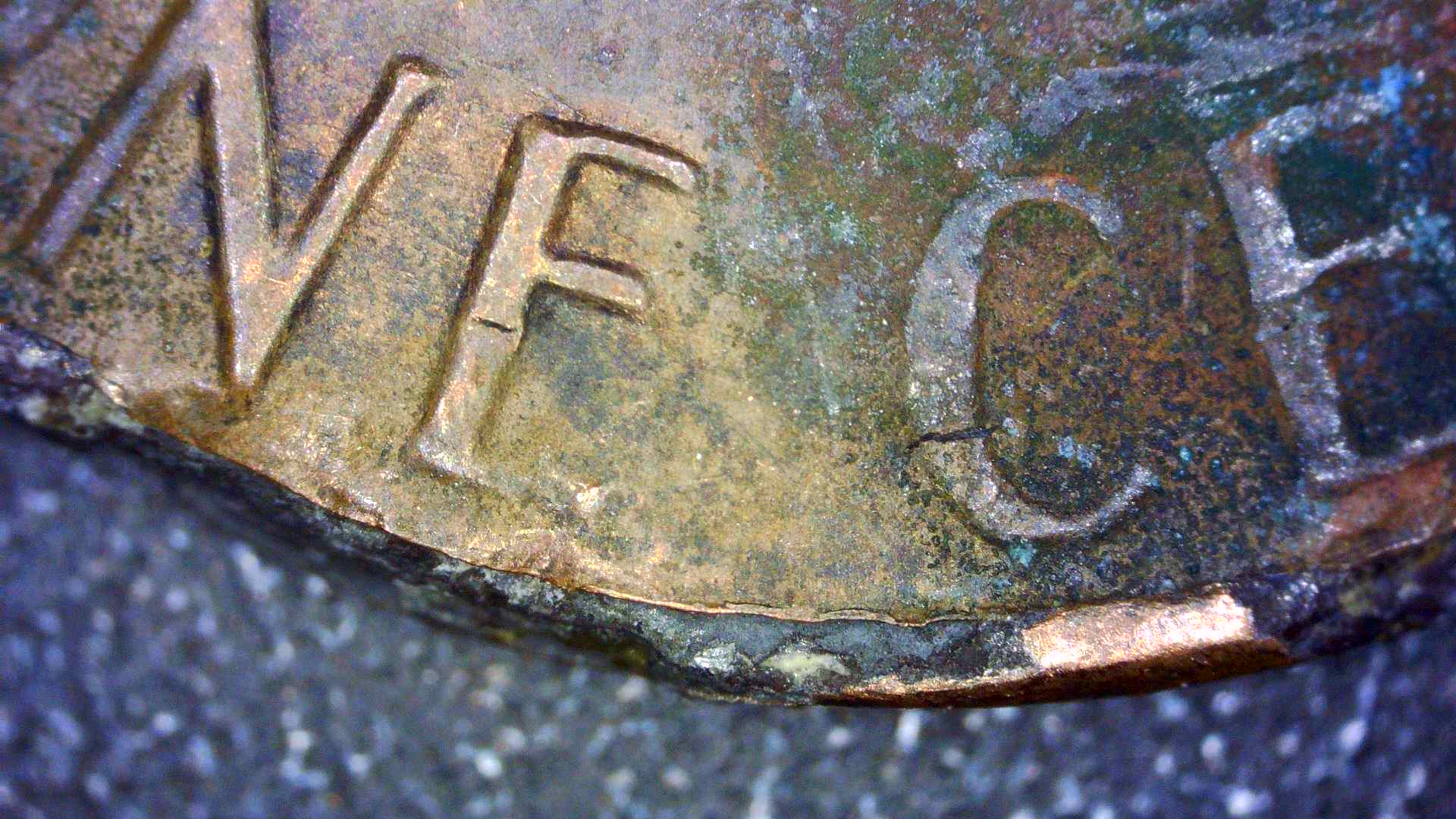 1984-Penny---?---Die-Cracks-And-Delaminated