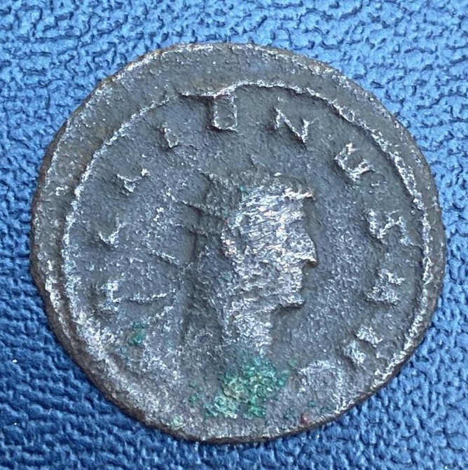 Roman-Coin-To-ID---Barbarous-Radiate?
