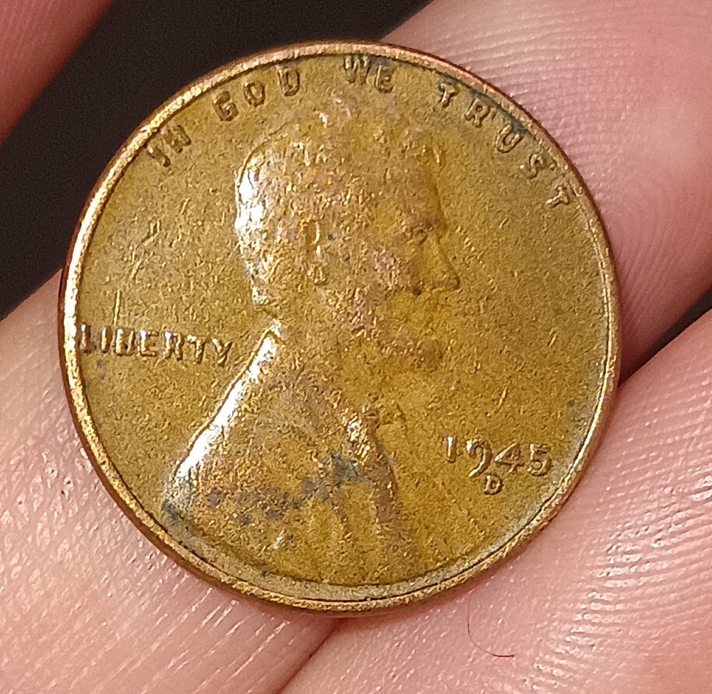 This-Looks-Like-A-1945-Wheat-Penny-But-It-Doesn't-Quite-Match-Lmk-What-U-Think
