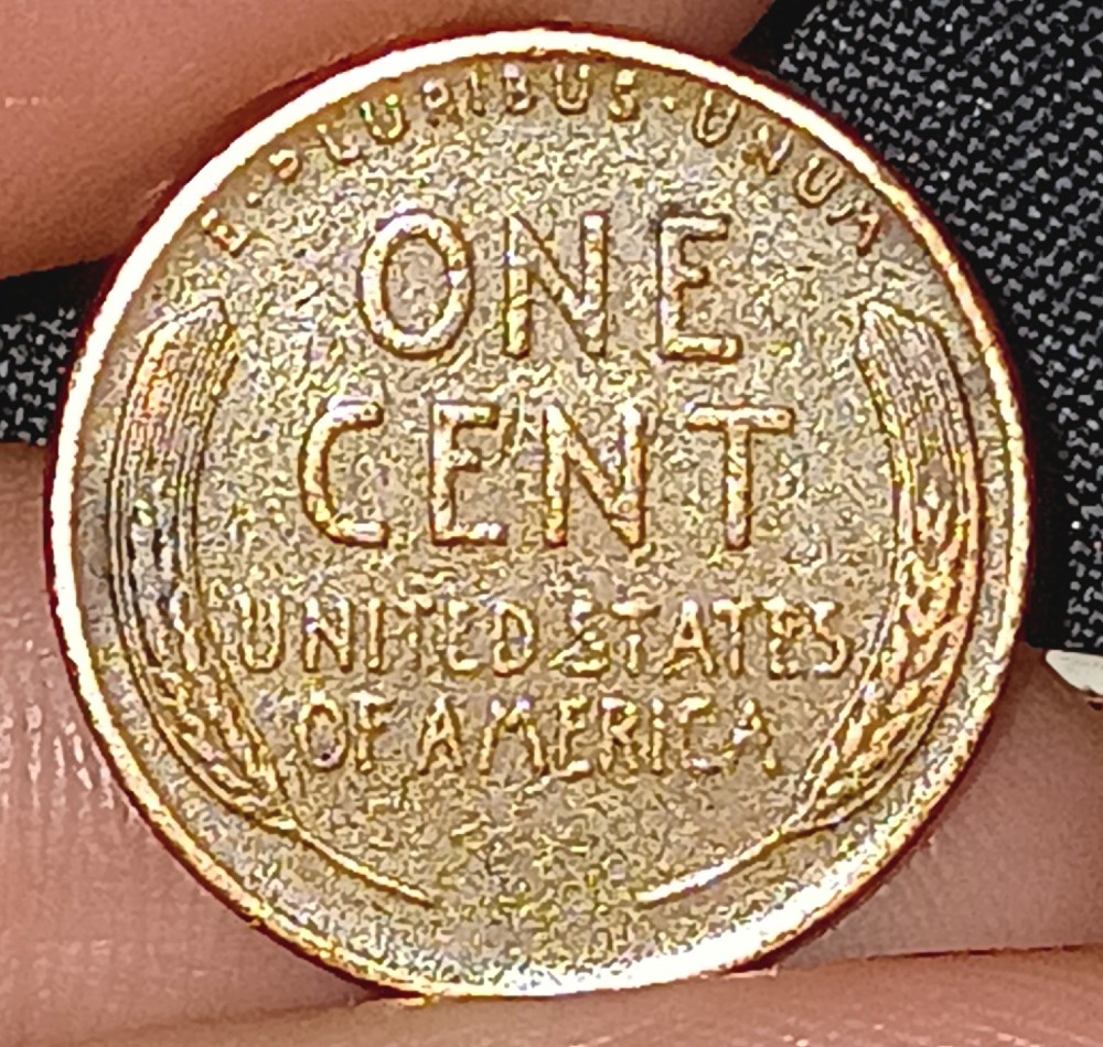 This-Looks-Like-A-1945-Wheat-Penny-But-It-Doesn't-Quite-Match-Lmk-What-U-Think