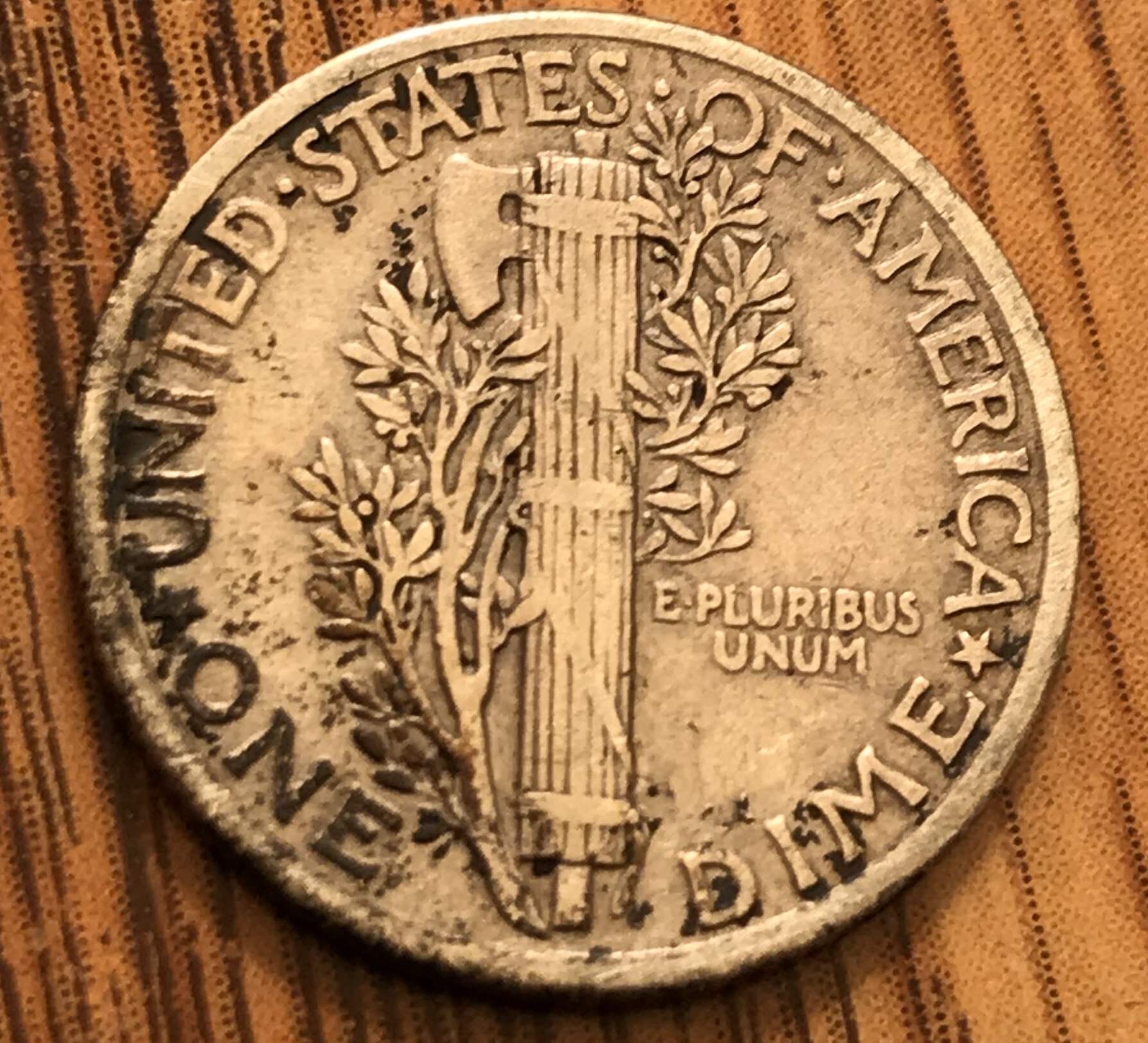 1939---USA---Liberty---Dime---A-Woman-On-It-With-Hair-Wings?-Lol-Is-It-Rare