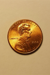 Circle-Around-Lincoln-On-Reverse-Of-2004-Cent.