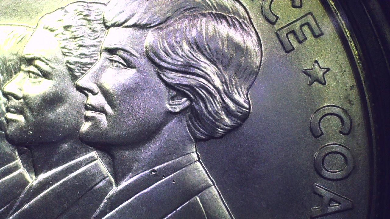 1994-W-Silver-Dollar---Women-In-Service-Commemorative