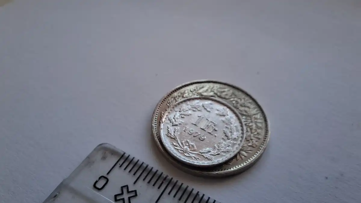 Swiss-1-Franc-1979-Coin-Much-Smaller-Than-Normal