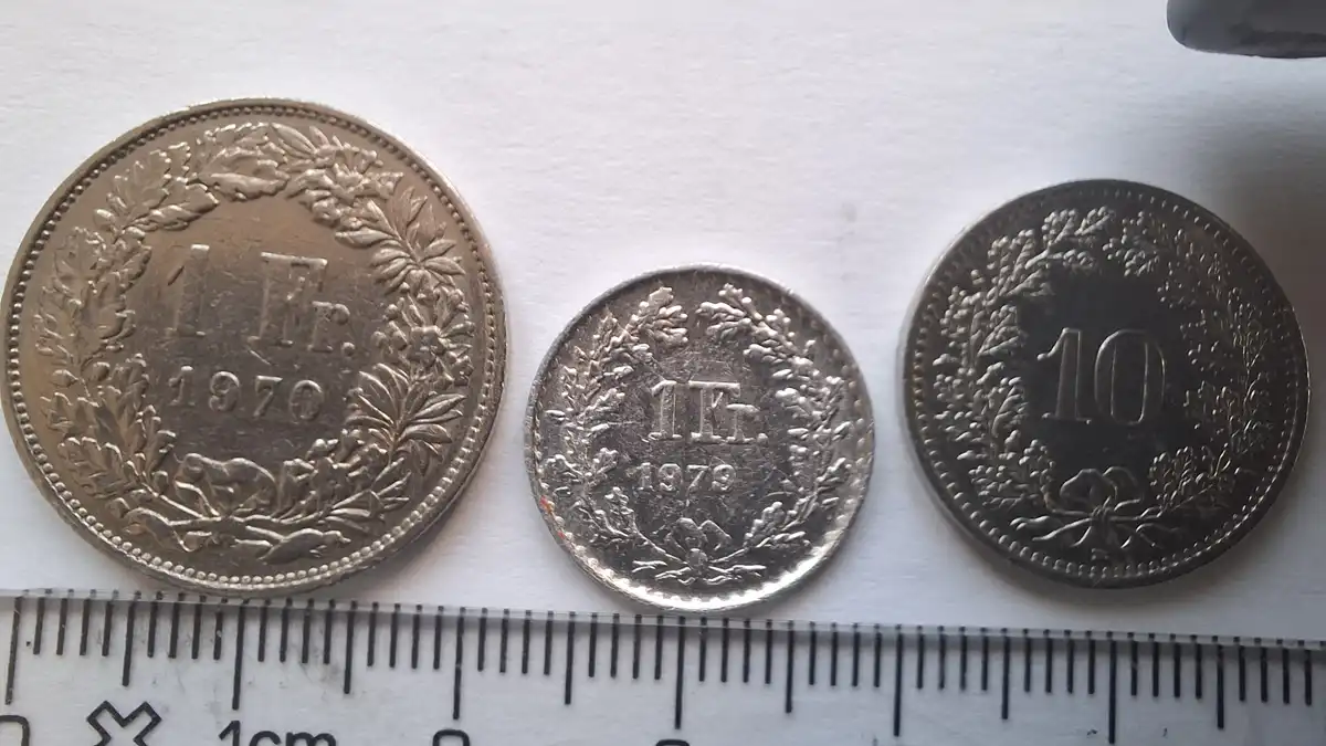 Swiss-1-Franc-1979-Coin-Much-Smaller-Than-Normal