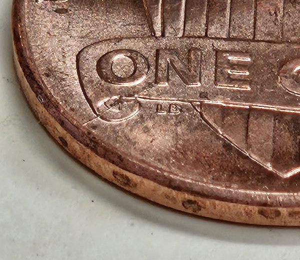 2022-Lincoln-Cent.-Crack?