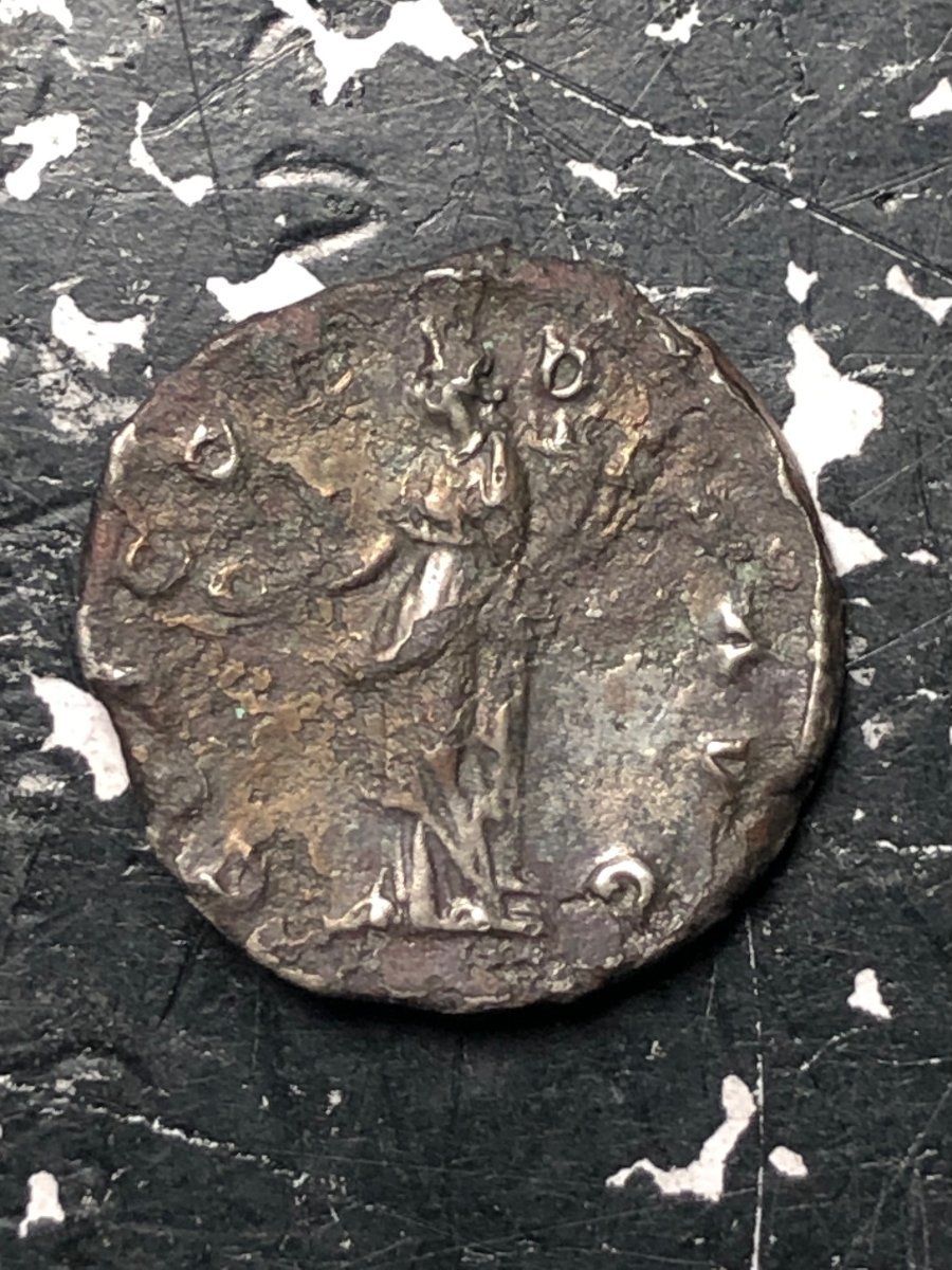 Ancient-Rome-Sabina-Augusta?-AR-Denarius-2.69-Grams-16.9mm