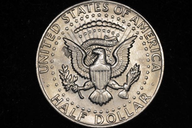 1982-P-Kennedy-Half-Dollar-Cud?
