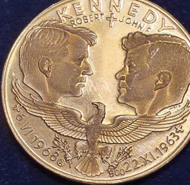 Kennedy-Commerative-Gold-Coin