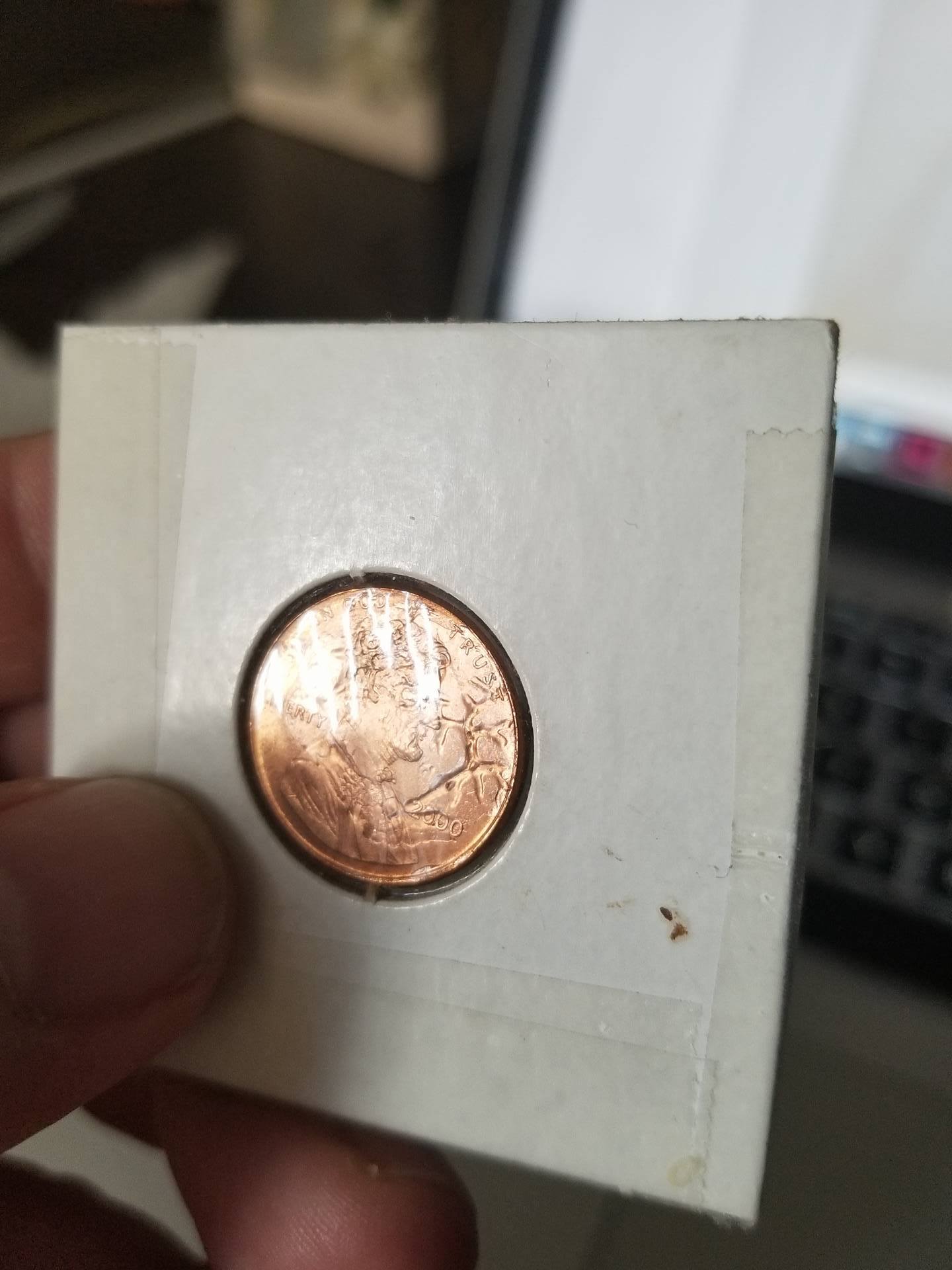 Weird-Penny-Markings-2000-Blank-Mint-Mark-Like-An-Antler-Or-Lightning?