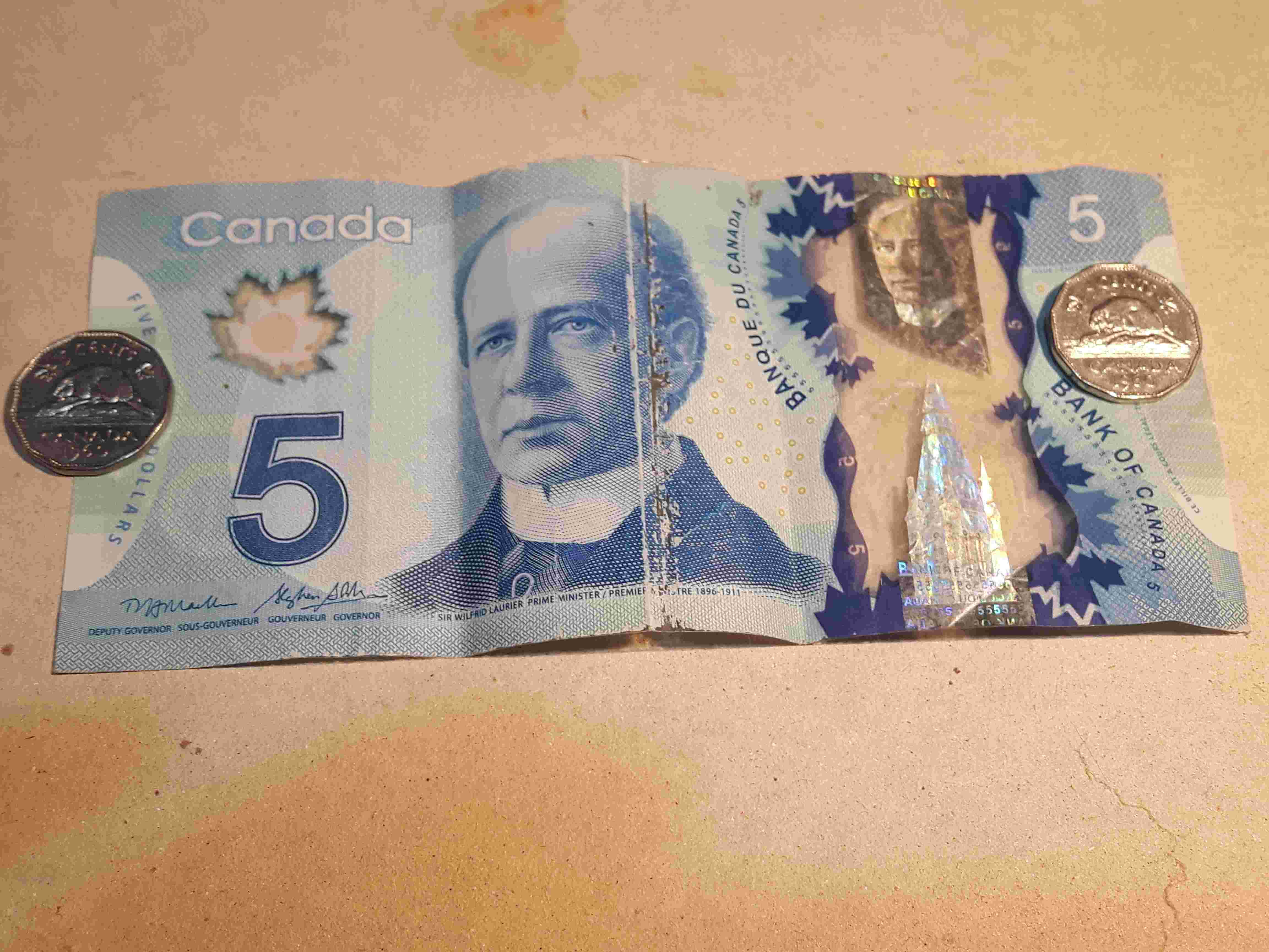 Canada-2013,-5-Dollar-Bill-Counterfeit