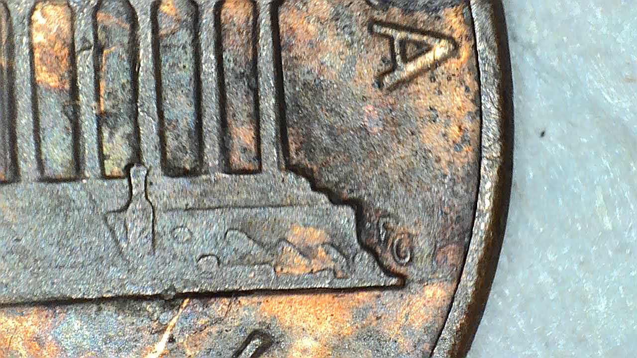 19?-Lincoln-Wheat,-Lamination-Issue-Or-Post-Mint-Damage?