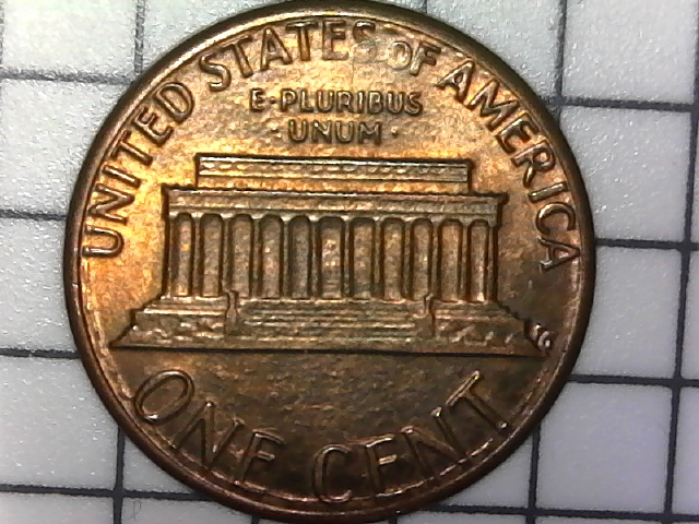 1984-D-Lincoln-Penny-With-Semi-Circular-Crack-In-Reverse.
