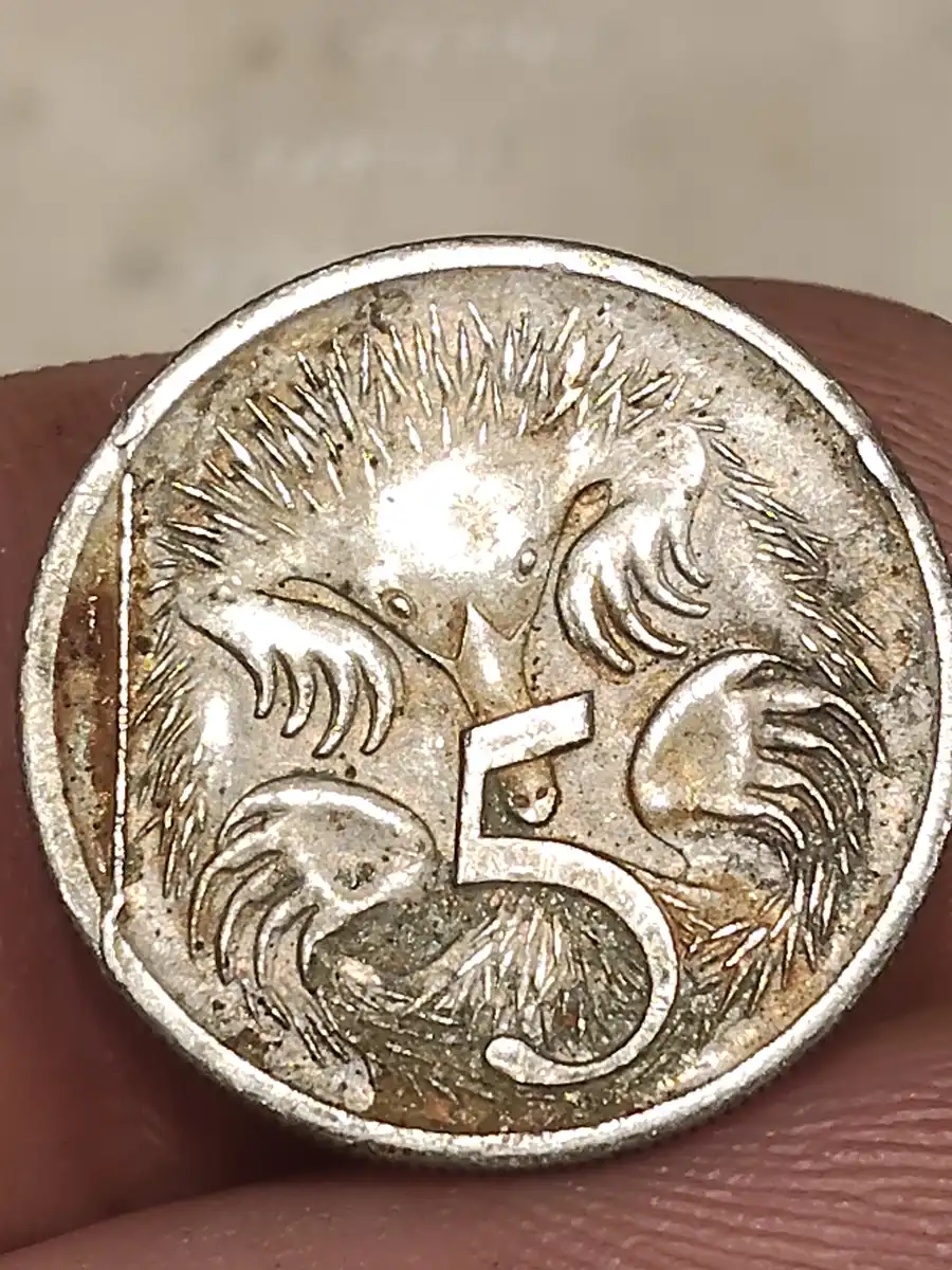 2001-5c-Coin-With-A-Line-Across-It
