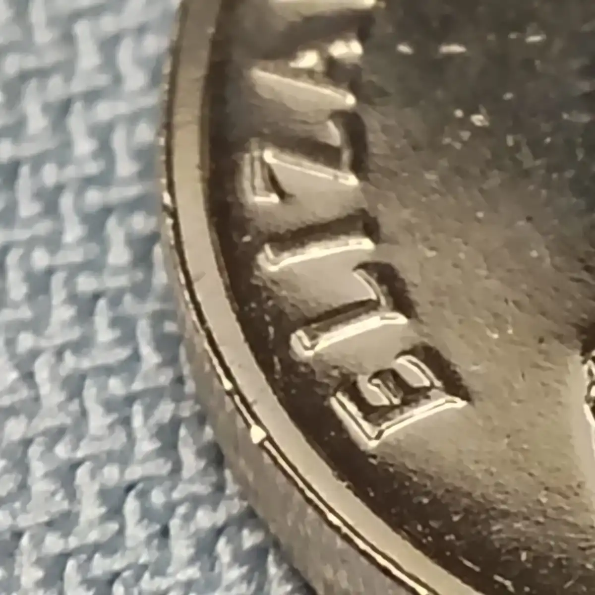 1979-NZ-$1-Burrs-+-20c-#2-Lip