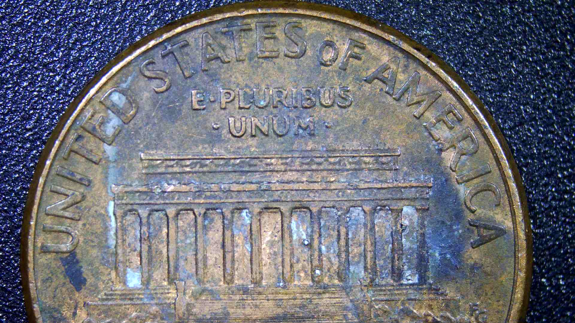 2000-P-Wide-AM-Penny?-Not-Touching.