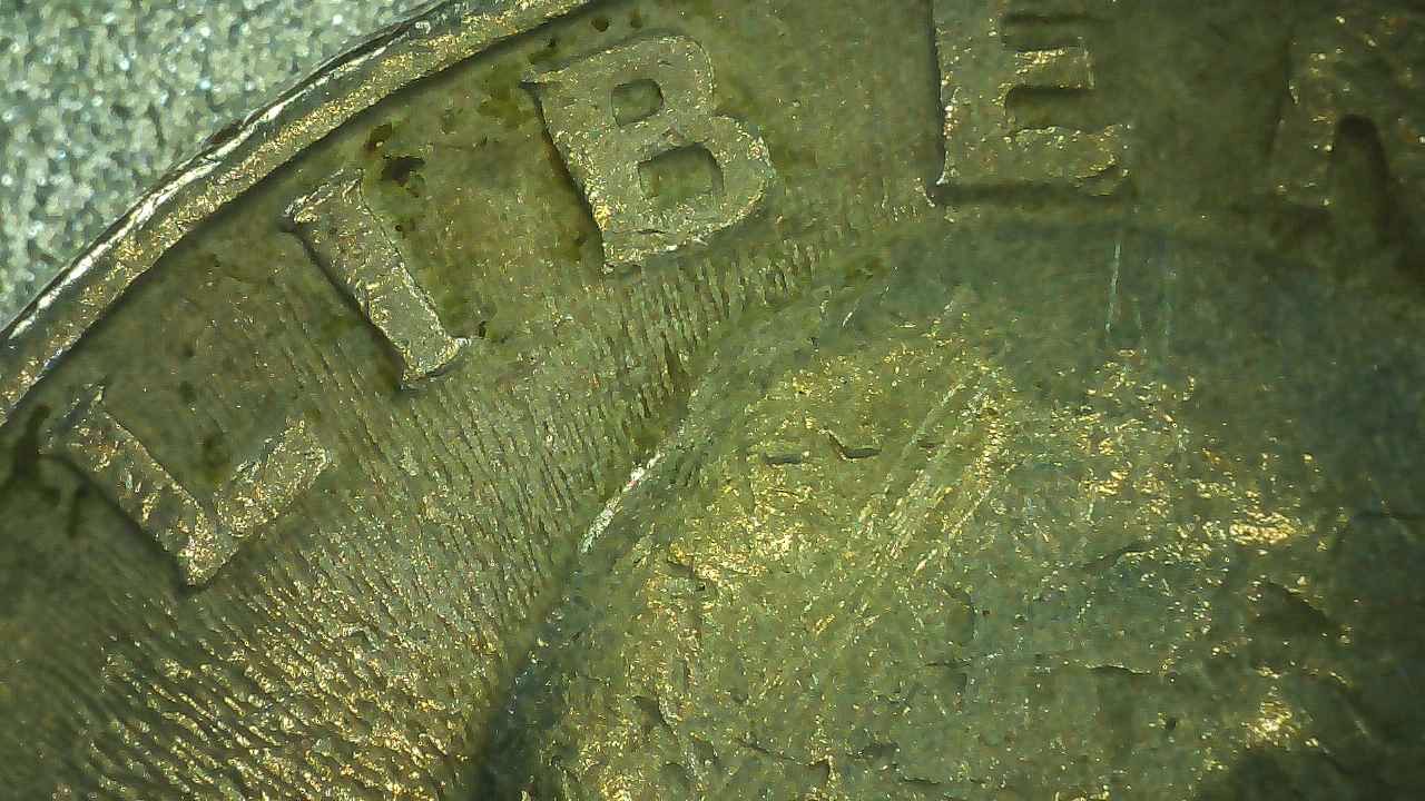 1983-P-Quarter-With-Weird-Cracking