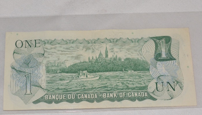 Bundle-Of-Canadian-Bills