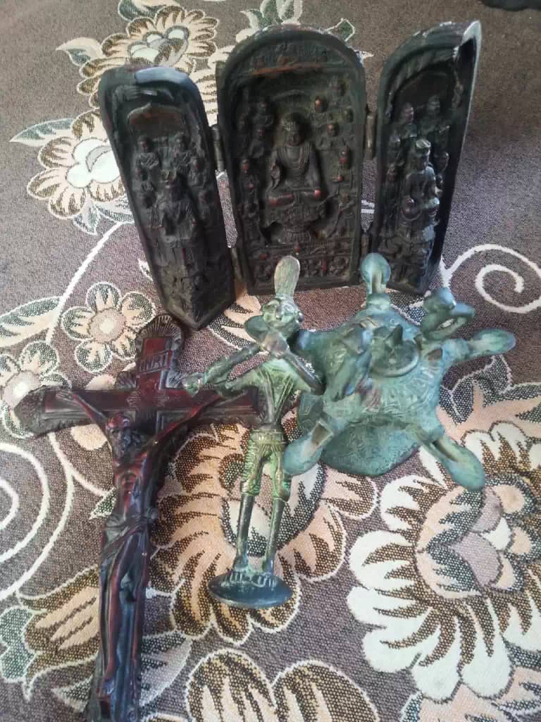 Coins-In-My-Fiance's-Fathers-Possession-That-Look-Ancient..